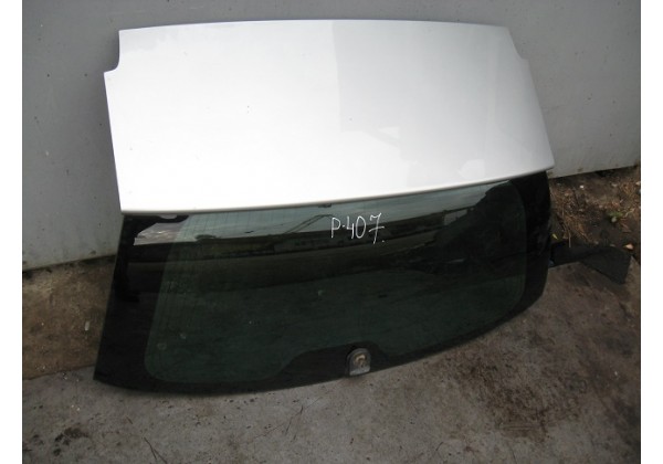скло кришки багажника Peugeot 407 SW